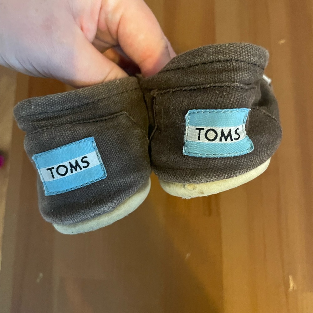 Women’s toms